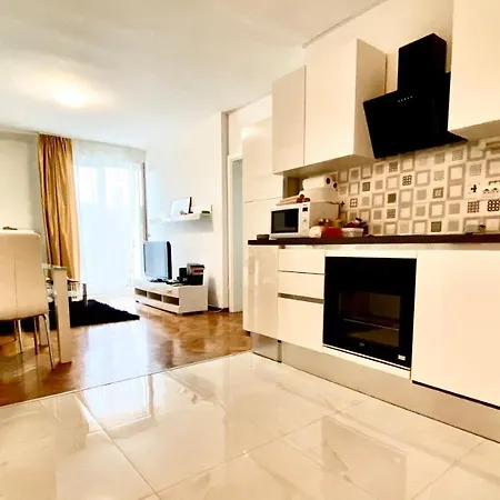 Dijana 3 Apartment *